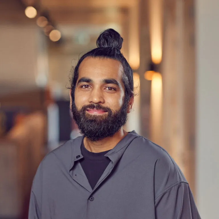 Younes Ouazzani, Consultant